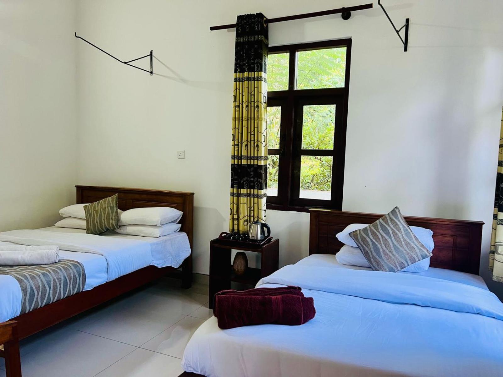 Montes Ella Bed & Breakfast Bagian luar foto