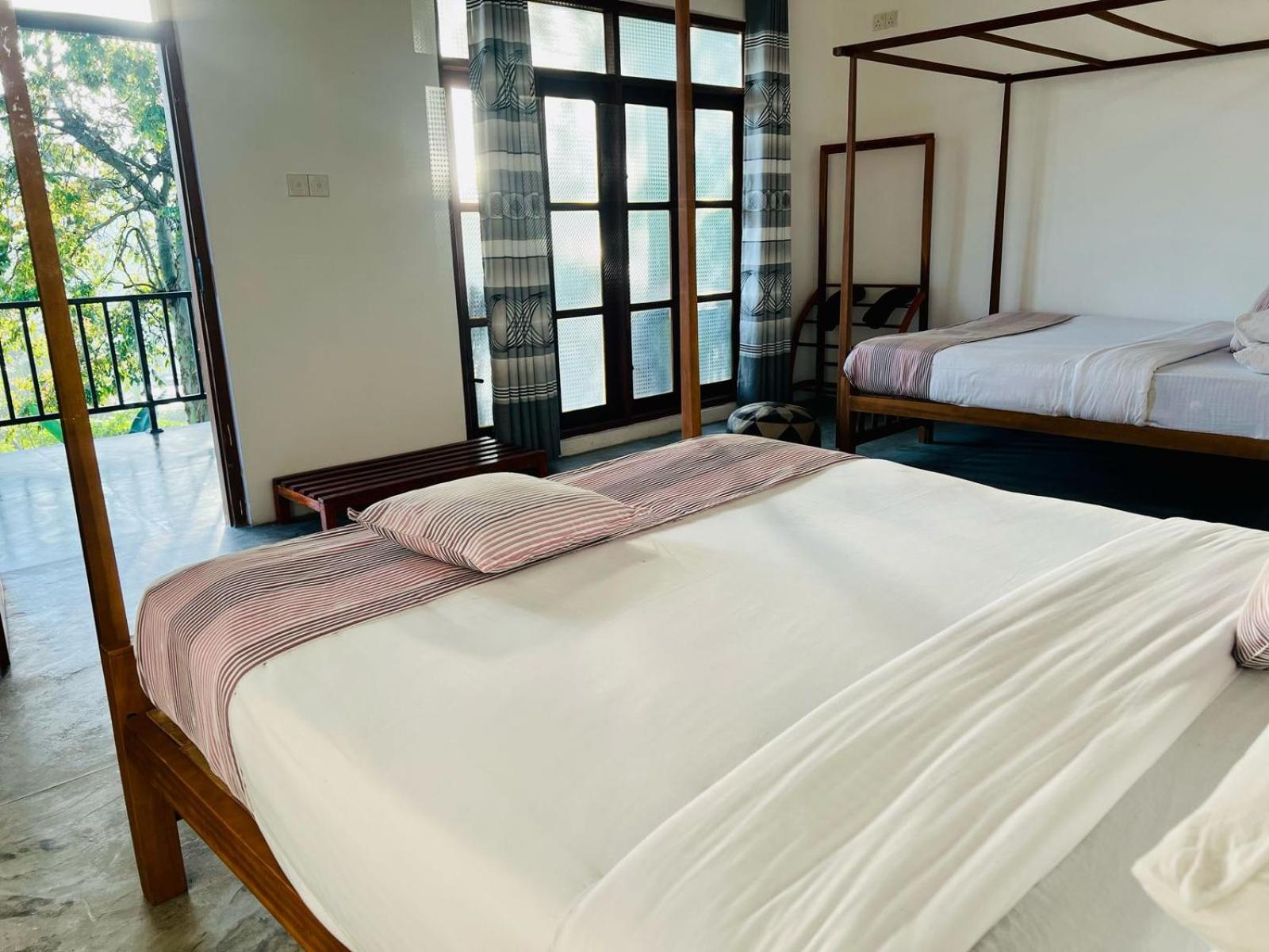 Montes Ella Bed & Breakfast Bagian luar foto